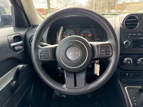 Used 2014 Jeep Patriot Sport image 13
