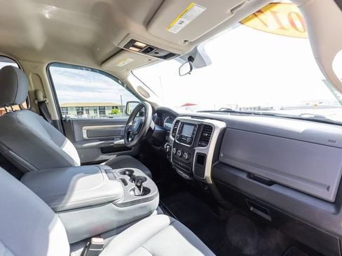 Used 2017 RAM 1500 Classic SLT AWD/4WD image 19