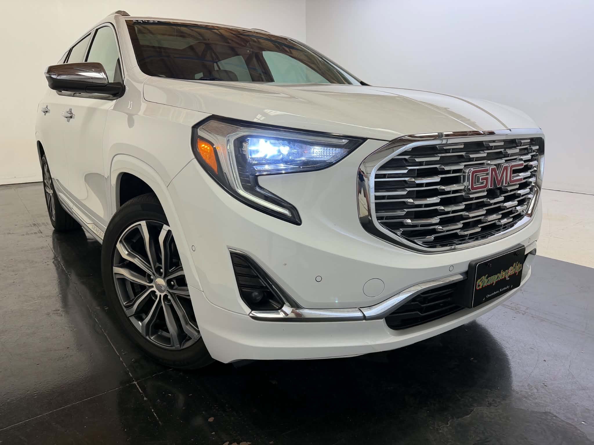 Used 2018 GMC Terrain Denali w/ Advanced Safety Package FWD image 9