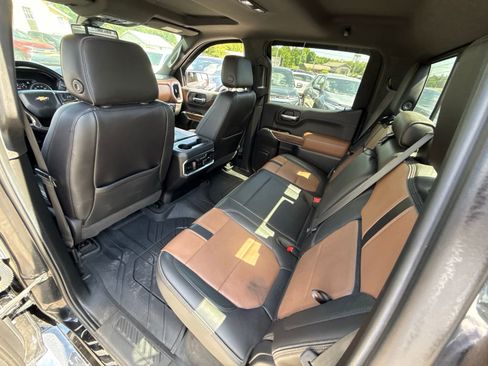 Used 2019 Chevrolet Silverado 1500 High Country w/ High Country Premium Package AWD/4WD image 27