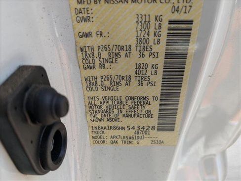 Used 2017 Nissan Titan S image 15