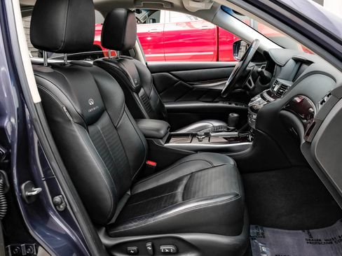 Used 2011 INFINITI M37 w/ Sport Pkg RWD image 36