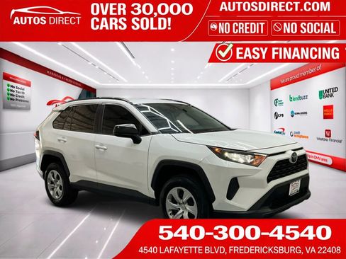 Used 2020 Toyota RAV4 LE FWD image 1