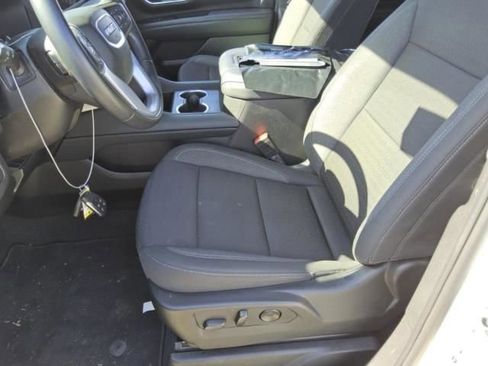 Used 2024 GMC Yukon XL SLE RWD image 6