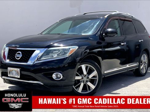 Used 2015 Nissan Pathfinder Platinum w/ Family Entertainment Package FWD image 1