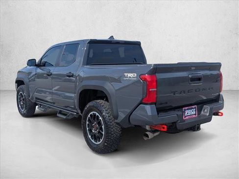 Used 2025 Toyota Tacoma TRD Off-Road AWD/4WD image 8