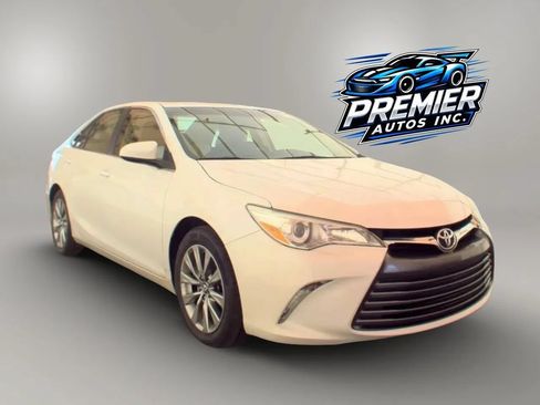 Used 2016 Toyota Camry XLE w/ Moonroof Package FWD image 5
