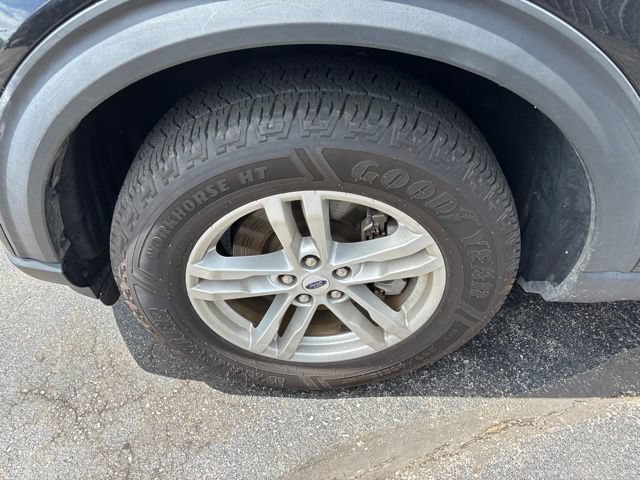 Used 2023 Ford Explorer XLT AWD/4WD image 14