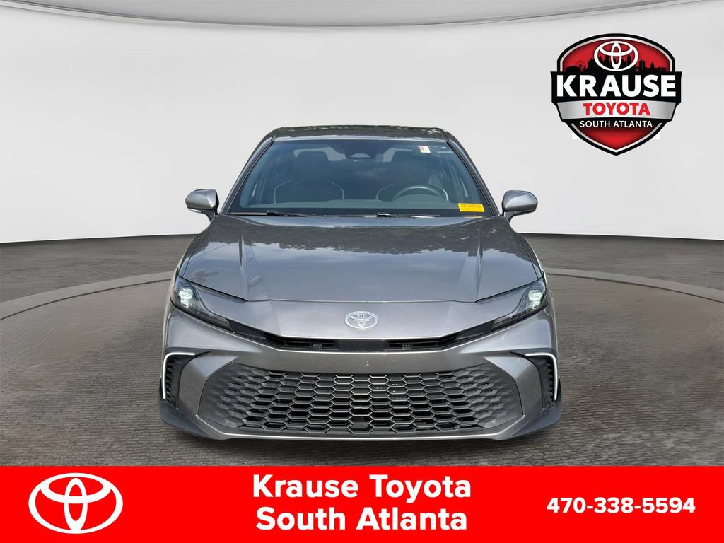 Used 2025 Toyota Camry SE w/ Convenience Package FWD image 2