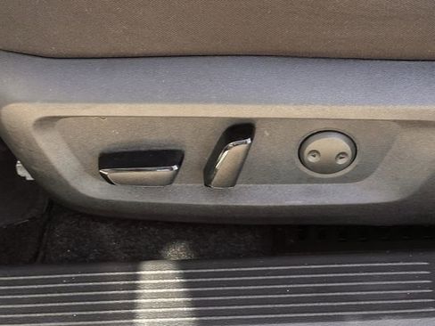 Used 2023 Nissan Rogue SV image 24