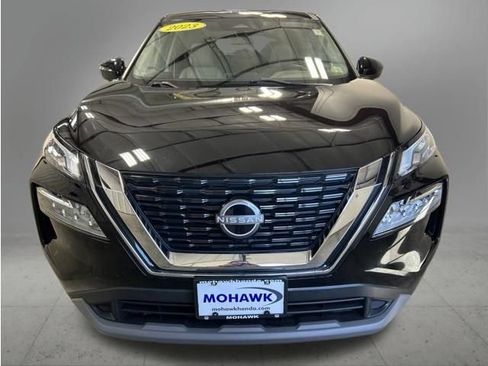 Used 2023 Nissan Rogue SV AWD/4WD image 9