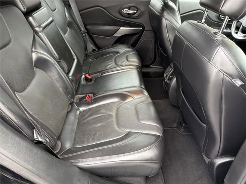 Used 2019 Jeep Cherokee High Altitude image 16