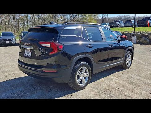 Used 2022 GMC Terrain SLE w/ Driver Convenience Package AWD/4WD image 8