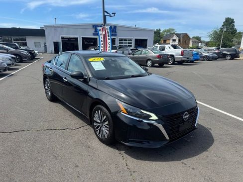 Used 2023 Nissan Altima 2.5 SV AWD/4WD image 3