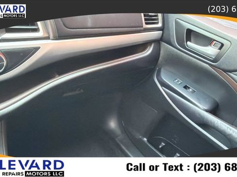 Used 2014 Toyota Highlander XLE AWD/4WD image 14