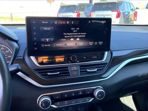 Used 2024 Nissan Altima 2.5 SR w/ SR Premium Package FWD image 30
