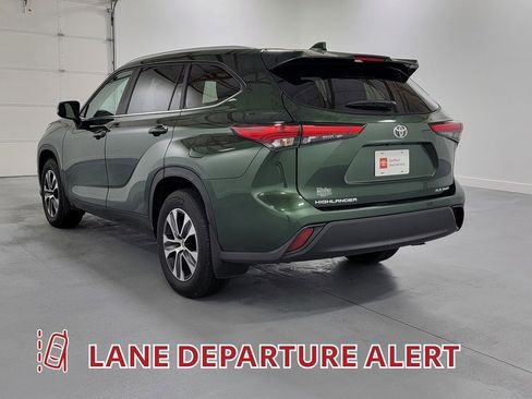 Certified 2023 Toyota Highlander XLE image 7