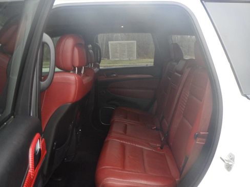 Used 2017 Jeep Grand Cherokee SRT image 13