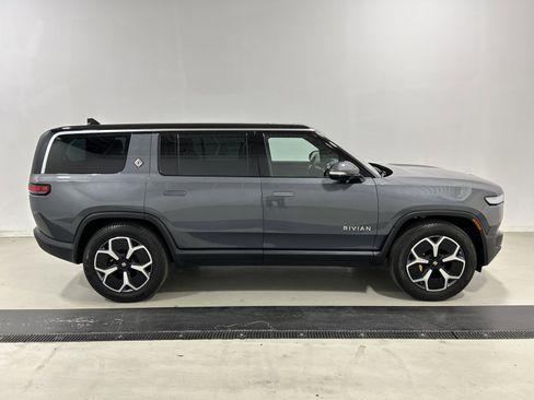 Used 2024 Rivian R1S Adventure image 6