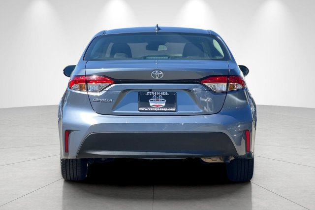 Used 2025 Toyota Corolla LE FWD image 5