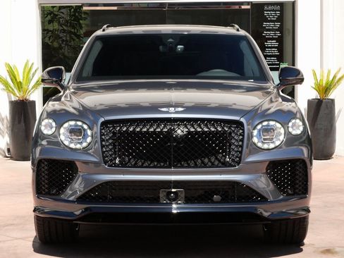 Used 2025 Bentley Bentayga AWD/4WD image 7