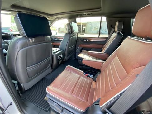 Used 2023 GMC Yukon Denali Ultimate AWD/4WD image 14