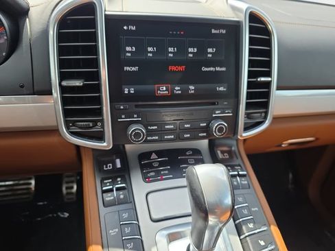 Used 2018 Porsche Cayenne GTS AWD/4WD image 23