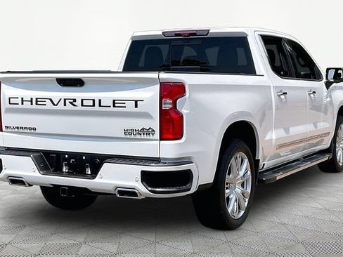 Used 2023 Chevrolet Silverado 1500 High Country w/ Technology Package AWD/4WD image 5