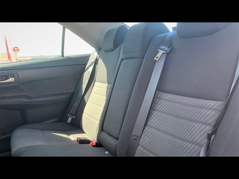 Used 2016 Toyota Camry LE FWD image 11