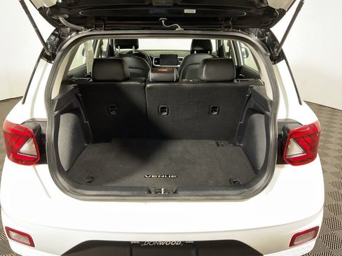 Used 2023 Hyundai Venue Limited w/ Cargo Package FWD image 16