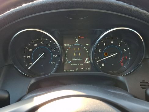 Used 2020 Jaguar XF Premium image 21