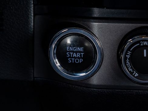 Used 2018 Toyota Tacoma TRD Off-Road w/ Technology Package image 21