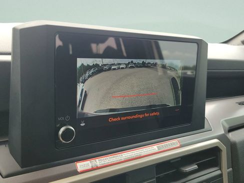 Used 2024 Toyota Tacoma SR5 w/ SR5 Upgrade Package AWD/4WD image 19