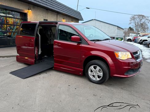 Used 2011 Dodge Grand Caravan Mainstreet w/ PWR Convenience Group image 1