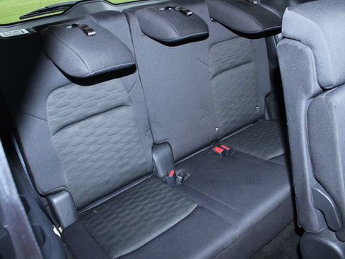 Used 2024 Nissan Pathfinder SV FWD image 16
