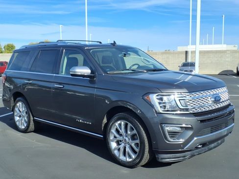 Used 2018 Ford Expedition Platinum image 3