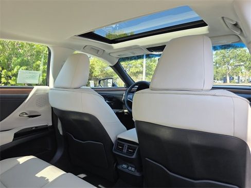 New 2025 Lexus ES 350 w/ Premium Package image 12