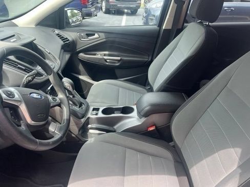 Used 2016 Ford Escape SE w/ Equipment Group 201A FWD image 5