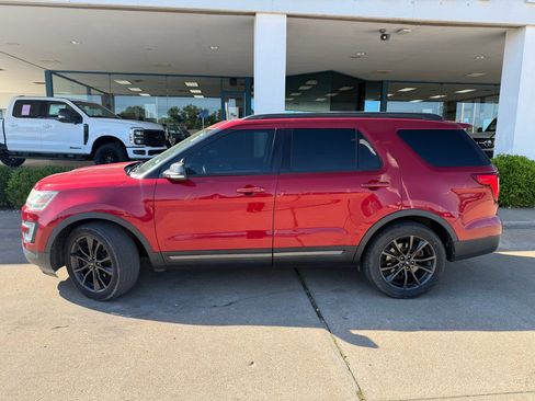 Used 2017 Ford Explorer XLT FWD image 9