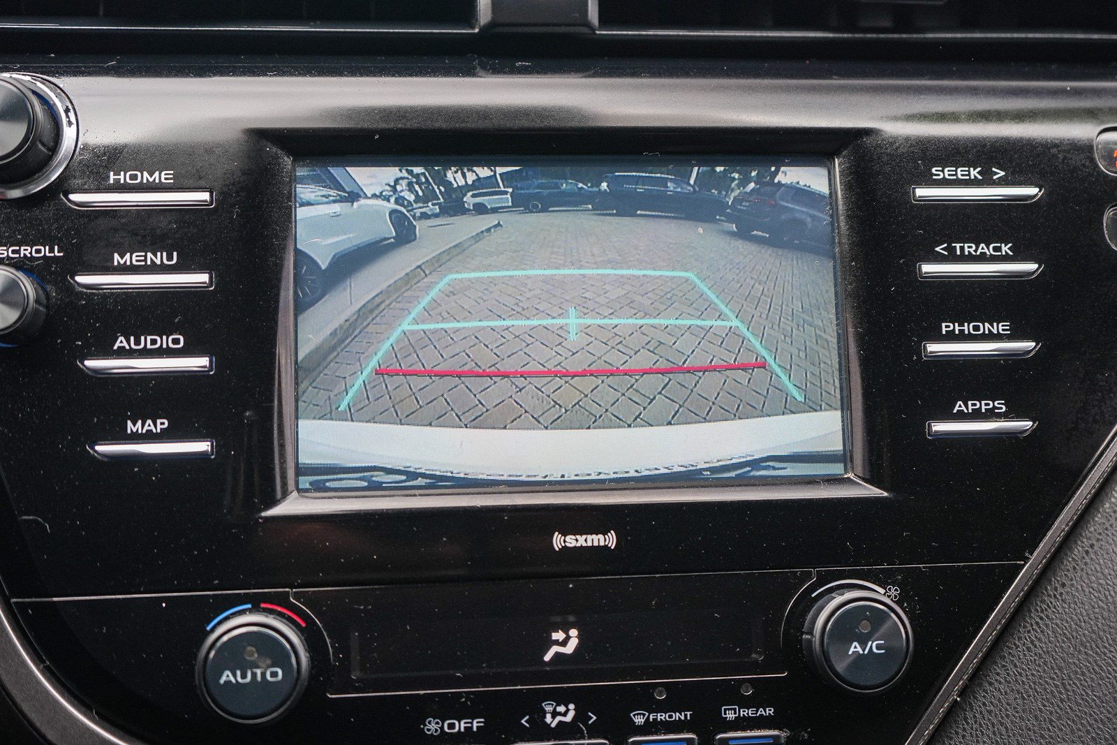 Certified 2020 Toyota Camry SE FWD image 24