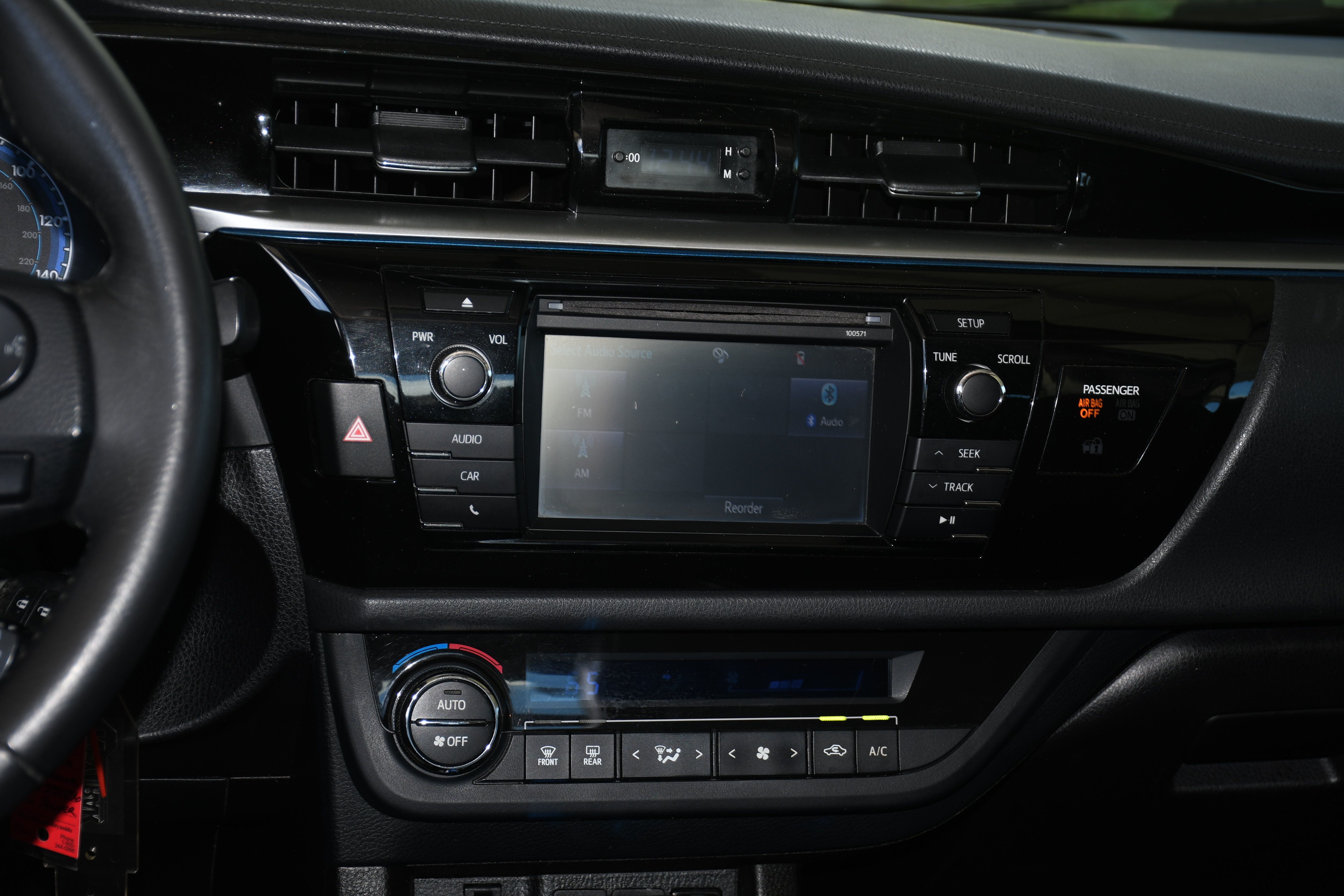 Used 2016 Toyota Corolla S FWD image 15
