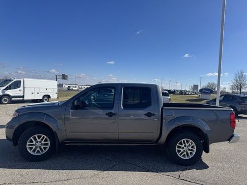 Used 2019 Nissan Frontier SV image 5