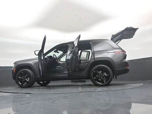 New 2026 Jeep Grand Cherokee Limited w/ Limited Altitude Package AWD/4WD image 54