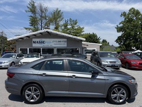 Used 2019 Volkswagen Jetta R-Line FWD image 3