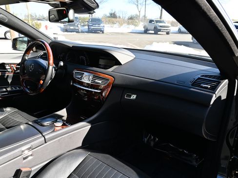 Used 2013 Mercedes-Benz CL 550 CL 550 image 40