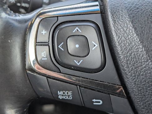 Used 2015 Toyota Avalon Limited image 16