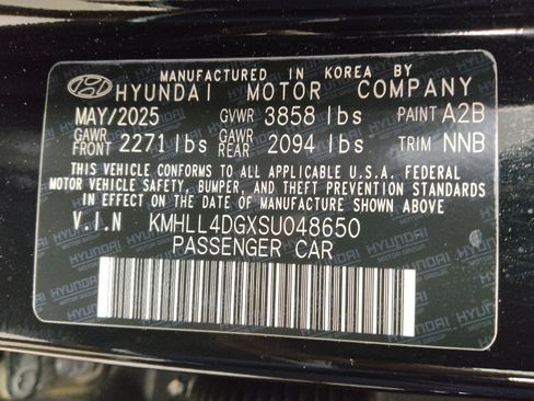 Used 2025 Hyundai Elantra SE FWD image 33