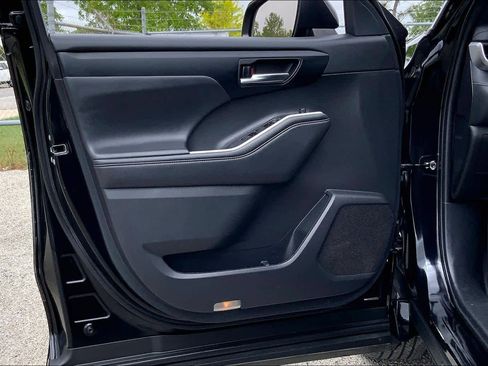 Used 2022 Toyota Highlander XSE image 21