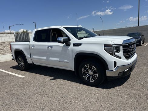 Used 2025 GMC Sierra 1500 SLT RWD image 7