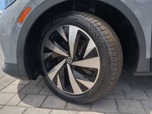 Certified 2022 Volkswagen ID.4 Pro S w/ Gradient Package RWD image 37